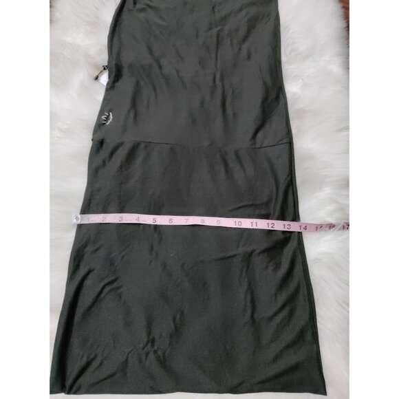 NWT Beyond Yoga Infinity Scarf with Hidden Zipper Pocket Black Women's One Size - Picture 7 of 8